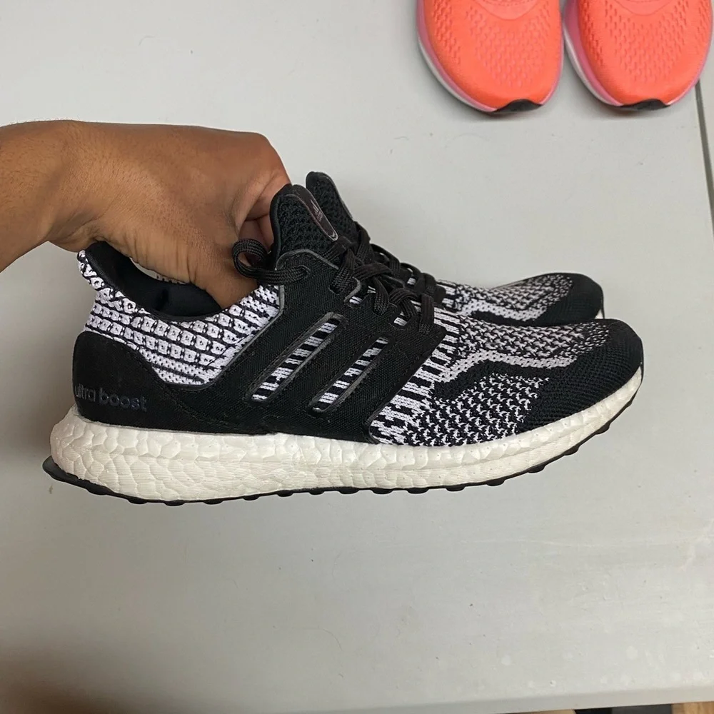 Adidas Boost Bundle Sizes 6- 6.5 - Picture 5 of 15
